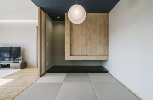 ソリッドモダンが活きるシンプルで洗練されたデザインの平屋 - NEOデザインホーム - 和室