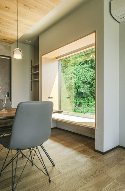 ピクチャーウィンドウ - 姶良加治木モデルハウス「四季を愉しむピクチャーウィンドウのある平屋」(姶良市) - NEOデザインホーム