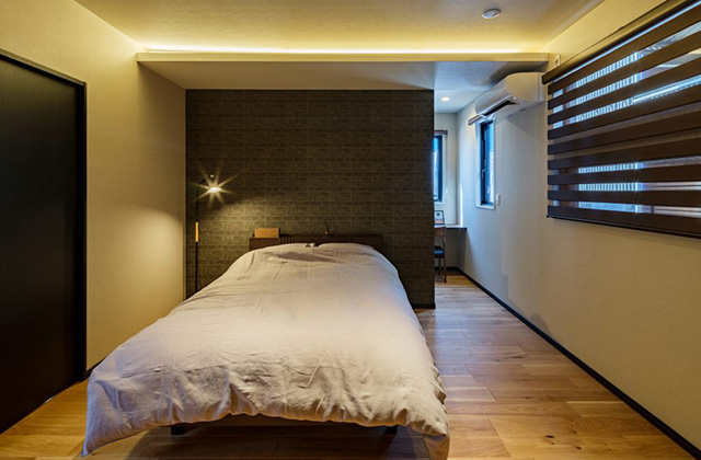 寝室 - 白×黒のビンテージが似合う外観と家事ラク動線の平屋 - NEOデザインホーム - 建築事例