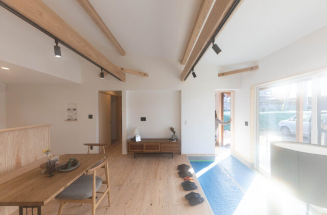 土間もロフトも叶う充実の機能性と開放感を備えた平屋 - おばま工務店 - 土間