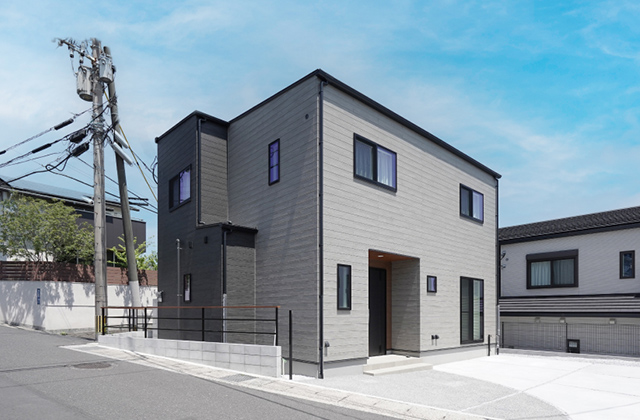 日之出町「GRAND VISTA」LCCM 2階建て「白が映える大空間吹抜けリビングの家」(鹿児島市) - 三洋ハウス