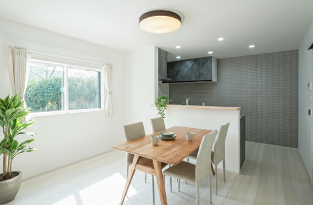 キッチンダイニング -「木咲な家」2階建て「白を基調とした洗練されたLDKの家」(鹿児島市) - 三洋ハウス