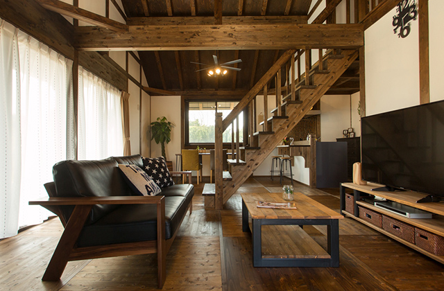 LDK - 姶良展示場「伝統様式を取り入れた焼杉とひのきが彩る住まい」(姶良市) - 綿半林業鹿児島店｜サイエンスホーム