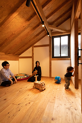 子供部屋 - 共働き夫婦にも子育てと家事のしやすい間取りの36坪1.5階建ての家 サイエンスホーム