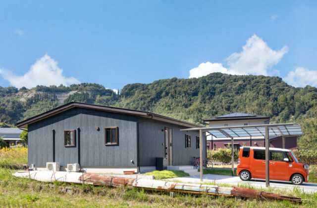 ホームライブラリーのある木のぬくもりに包まれた猫と暮らす平屋 - サイエンスホーム - 外観