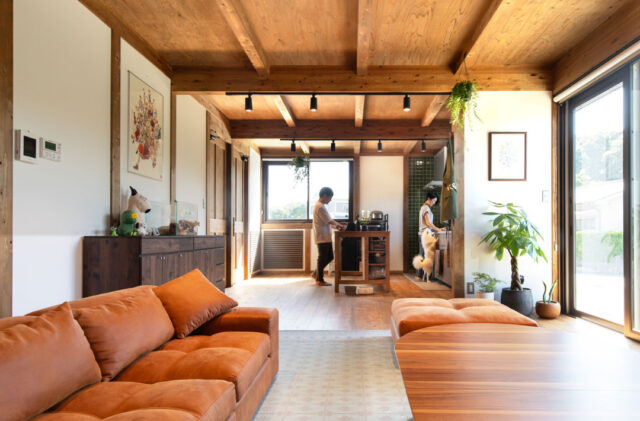 深い木の色と光が溶け合う「好き」が詰まったペットと暮らす和モダン平屋 - サイエンスホーム - LDK