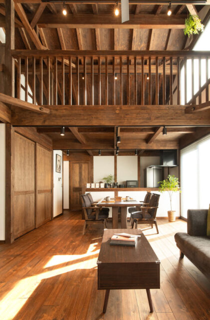 古民家の趣を愉しめる機能性豊かな情緒あふれる開放的な住まい - サイエンスホーム - LDK