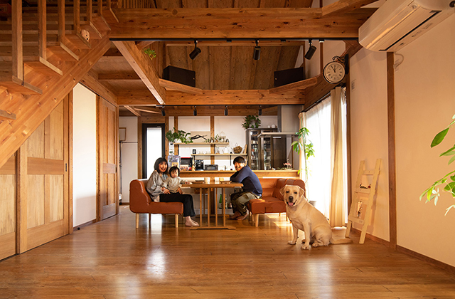 大型犬とのびのび暮らす経年変化が楽しみな平屋 - 建築事例 - サイエンスホーム