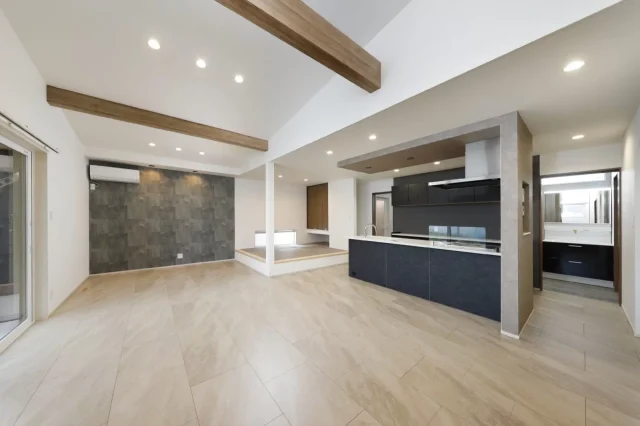 南九州市知覧町にて「石目調のLDKと小上がり和室で、ワンランク上の団欒を♪マルチな玄関動線がゆとりを育む！32坪4LDK平屋」の完成見学会【12/20,21】