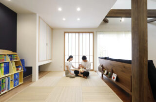 アシンメトリーな外観と勾配天井の開放感が魅力の平屋 - 七呂建設 - 和室