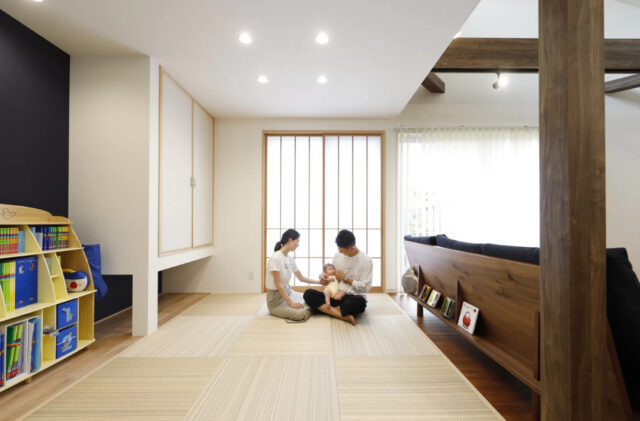 アシンメトリーな外観と勾配天井の開放感が魅力の平屋 - 七呂建設 - 和室