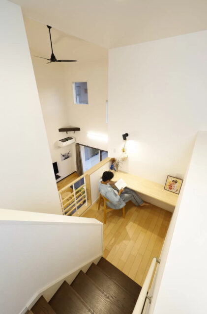 段下がり和室やスキップフロアが魅力の立体的な4層住宅 - 七呂建設 - スキップフロア・階段