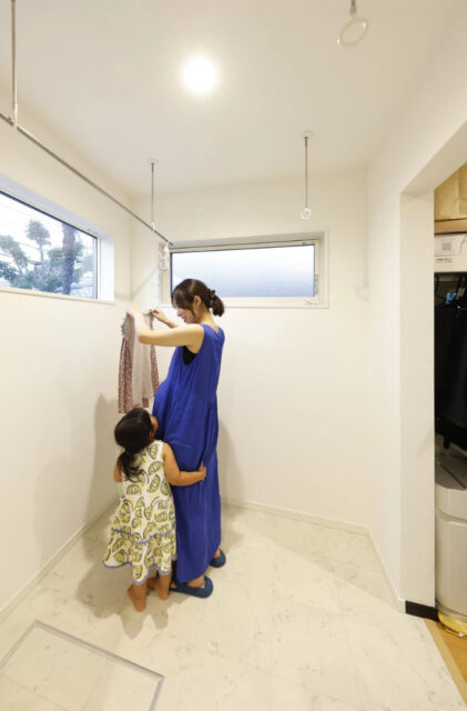 段下がり和室やスキップフロアが魅力の立体的な4層住宅 - 七呂建設 - ドライルーム