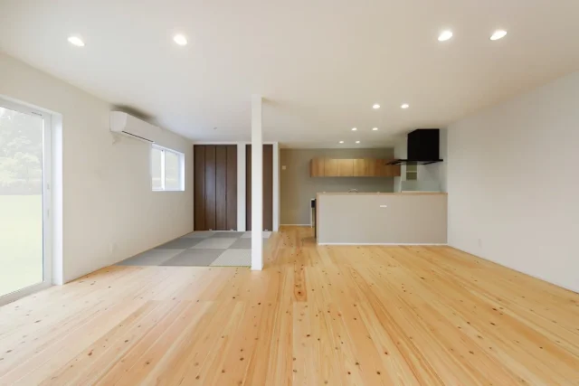 南九州市知覧町にて「家族共有のスペースと個室がヒノキの廊下でつながる！すっきり家事動線とゆとりのLDKで憩う♪30坪平屋」の完成見学会【12/20,21】