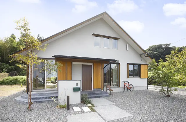 玄関土間 土間キッチンのある三角屋根の木の家 注文住宅を鹿児島で建てる カゴスマ