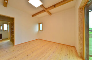 木のぬくもりに包まれたゼロエネルギーハウス+平屋の家 - 施工事例 - 建築工房匠