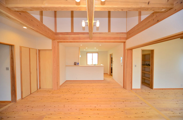 木のぬくもりに包まれたゼロエネルギーハウス+平屋の家 - 施工事例 - 建築工房匠