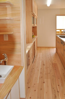 木と光が織りなす和モダンでスタイリッシュな3階建てのお家 - 建築工房匠 - キッチン・洗面