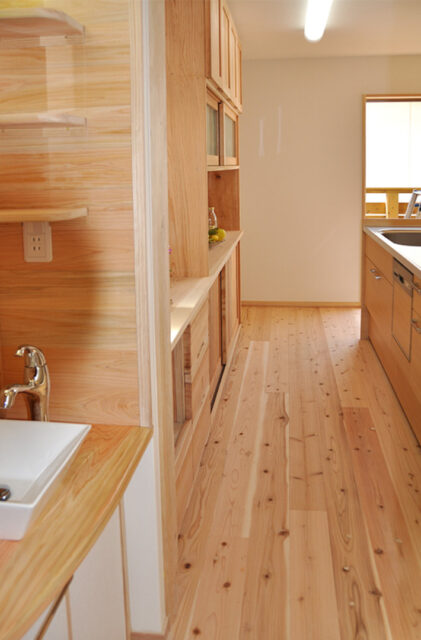 木と光が織りなす和モダンでスタイリッシュな3階建てのお家 - 建築工房匠 - キッチン・洗面