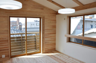 木と光が織りなす和モダンでスタイリッシュな3階建てのお家 - 建築工房匠 - 洋室