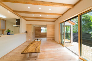 木の香りと和の伝統美が調和する心地良いモダンなお家 - 建築工房匠 - LDK