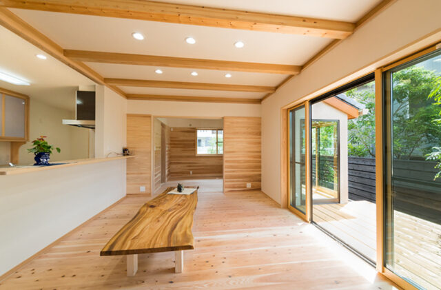 木の香りと和の伝統美が調和する心地良いモダンなお家 - 建築工房匠 - LDK