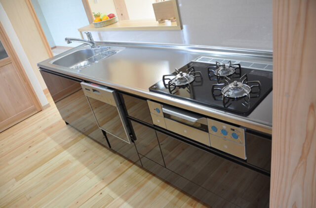 畳と木の温もりあふれる和モダンな土壁のお家 - 建築工房匠 - キッチン