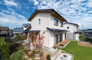 日本らしい佇まいにモダンがやさしくなじむ光と風を感じる住まい - 建築工房匠 - 外観