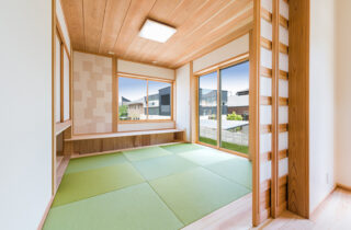 家族が健やかに過ごせる自然に包まれた鹿児島の木と暮らす2階建て - 建築工房匠 - 和室