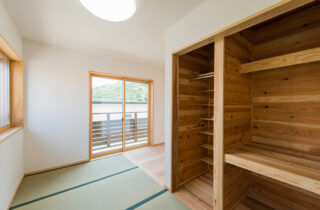 家族が健やかに過ごせる自然に包まれた鹿児島の木と暮らす2階建て - 建築工房匠 - 子供部屋1