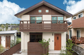 木の存在感と奥行きがひき立つモダンなロフト付き2階建て - 建築工房匠 -外観