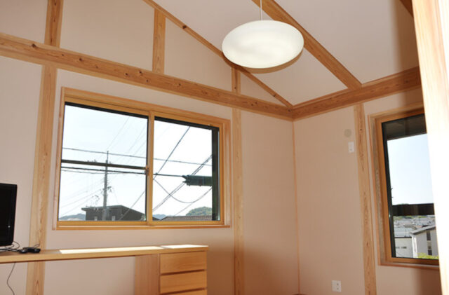 黒と白のコントラストが美しい外観のモダン&ナチュラルな2階建て - 建築工房匠 - 2階