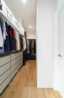 外と内を繋げるウッドデッキのセカンドリビングがあるナチュラルテイストの平屋 - トータルハウジング - ファミクロ