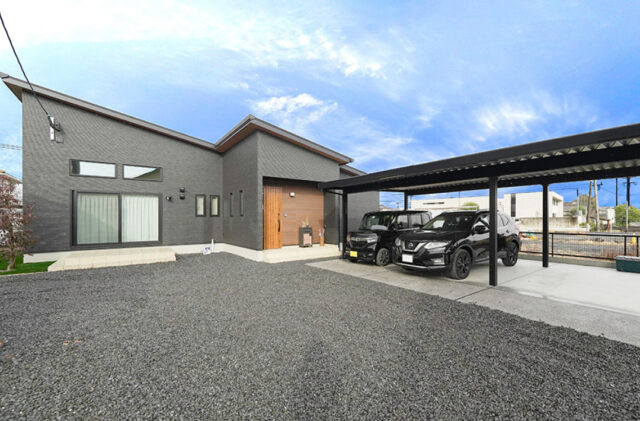 家事効率を極めた上質モダンスタイルの平屋 - トータルハウジング - 外観