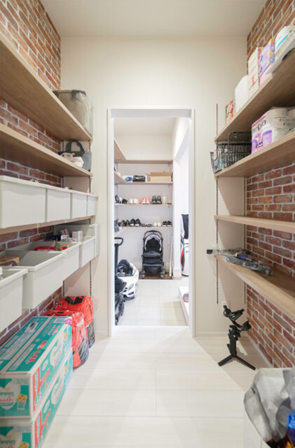 家事効率を極めた上質モダンスタイルの平屋 - トータルハウジング - パントリー