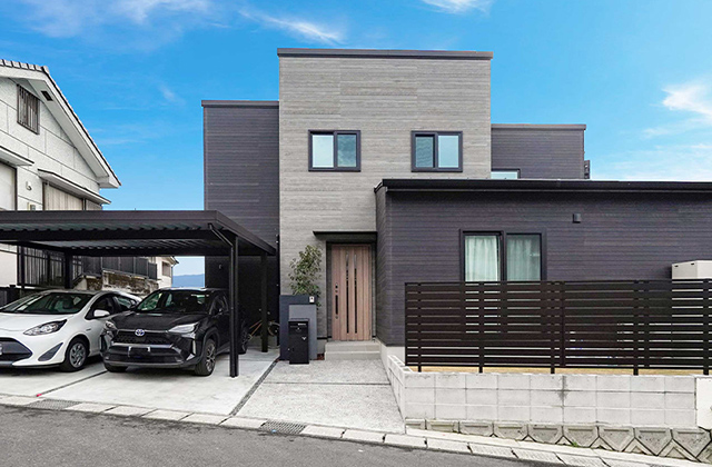 スキップフロアとおこもり空間があるホテルライクな2世帯平屋 - トータルハウジング