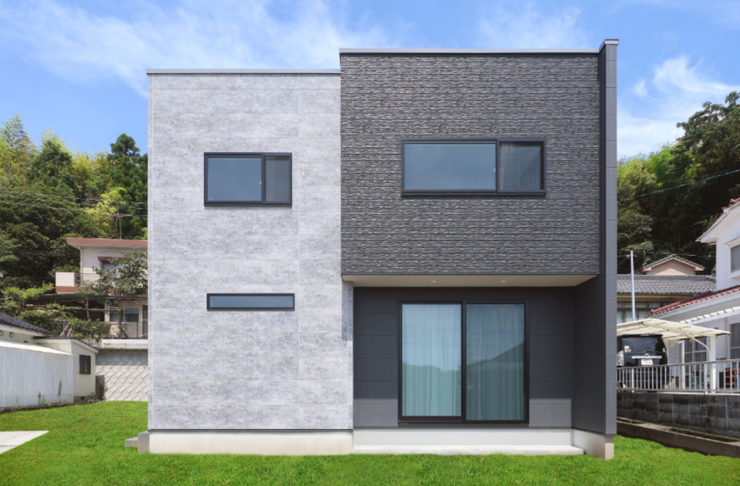 モノトーンで魅せるホテルライクな20帖超の大空間リビングがある大人モダンハウス - 津曲工業 - 外観