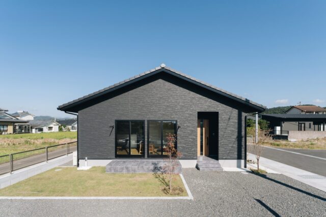 姶良市三拾町の同分譲地にて平屋と2階建てモデルハウスの2棟同時見学会【10/1-31】