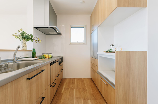 キッチン - ヴェールガーデン姶良No.7モデルハウス 平屋 3LDK+WIC「機能美に満ちたシックな切妻屋根の家」(姶良市) - ヤマサハウス