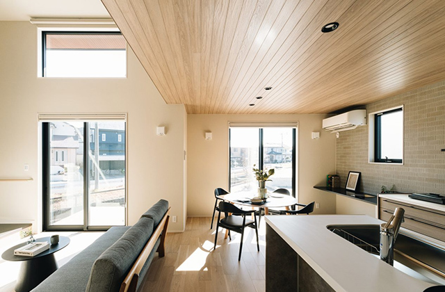 LDK - シュプレーム中郷No.8 YUTORI CLASS 2階建モデルハウス 3LDK「三角地を活かしたお庭が魅力的な住まい」(薩摩川内市) - ヤマサハウス