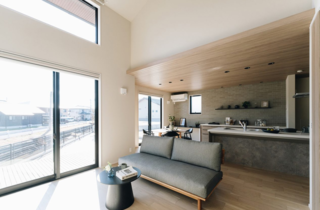 LDK - シュプレーム中郷No.8 YUTORI CLASS 2階建モデルハウス 3LDK「三角地を活かしたお庭が魅力的な住まい」(薩摩川内市) - ヤマサハウス