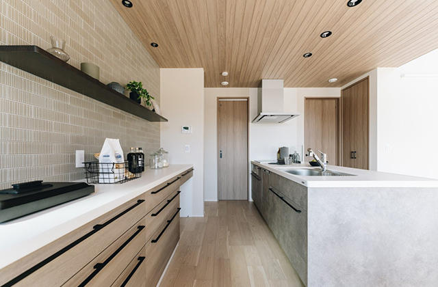 キッチン - シュプレーム中郷No.8 YUTORI CLASS 2階建モデルハウス 3LDK「三角地を活かしたお庭が魅力的な住まい」(薩摩川内市) - ヤマサハウス