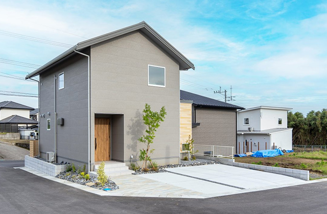 外観 - 西アイリスタウンNo.10モデルハウス 4LDK+WIC「吹抜けとタイルテラスが彩るナチュラルモダンな家」(鹿児島市) - ヤマサハウス