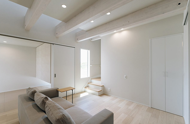 リビング - 西アイリスタウンNo.10モデルハウス 4LDK+WIC「吹抜けとタイルテラスが彩るナチュラルモダンな家」(鹿児島市) - ヤマサハウス