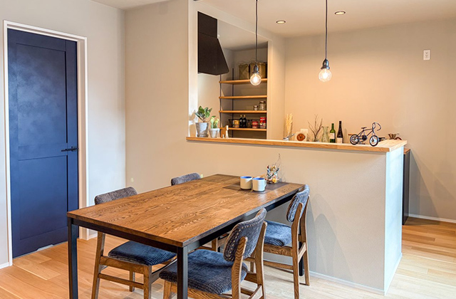 ダイニングキッチン - ローズガーデン平松モデルハウス【NOIR】平屋 3LDK「柔らかなベージュに包まれるカフェスタイルの家」(姶良市) - ヤマサハウス