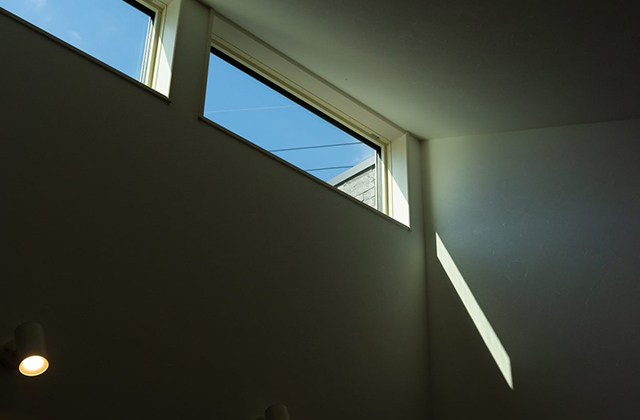 高窓 - プライムステージ笠之原YUTORIモデルハウス 平屋 3LDK+畳コーナー「おうちキャンプを楽しめるタイルテラスのある家」(鹿屋市) - ヤマサハウス